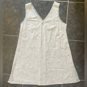 Vintage OSCAR DE LA RENTA night gown sz M